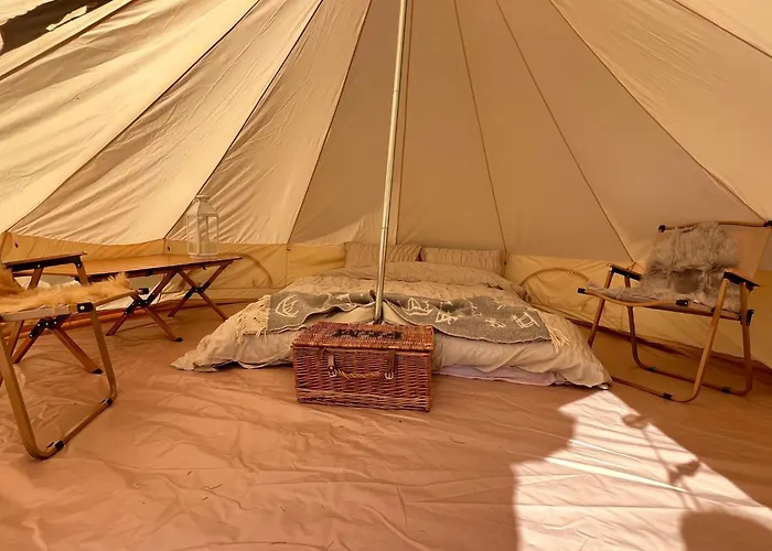 Bell Tent 4M Fossewold Farm Camping