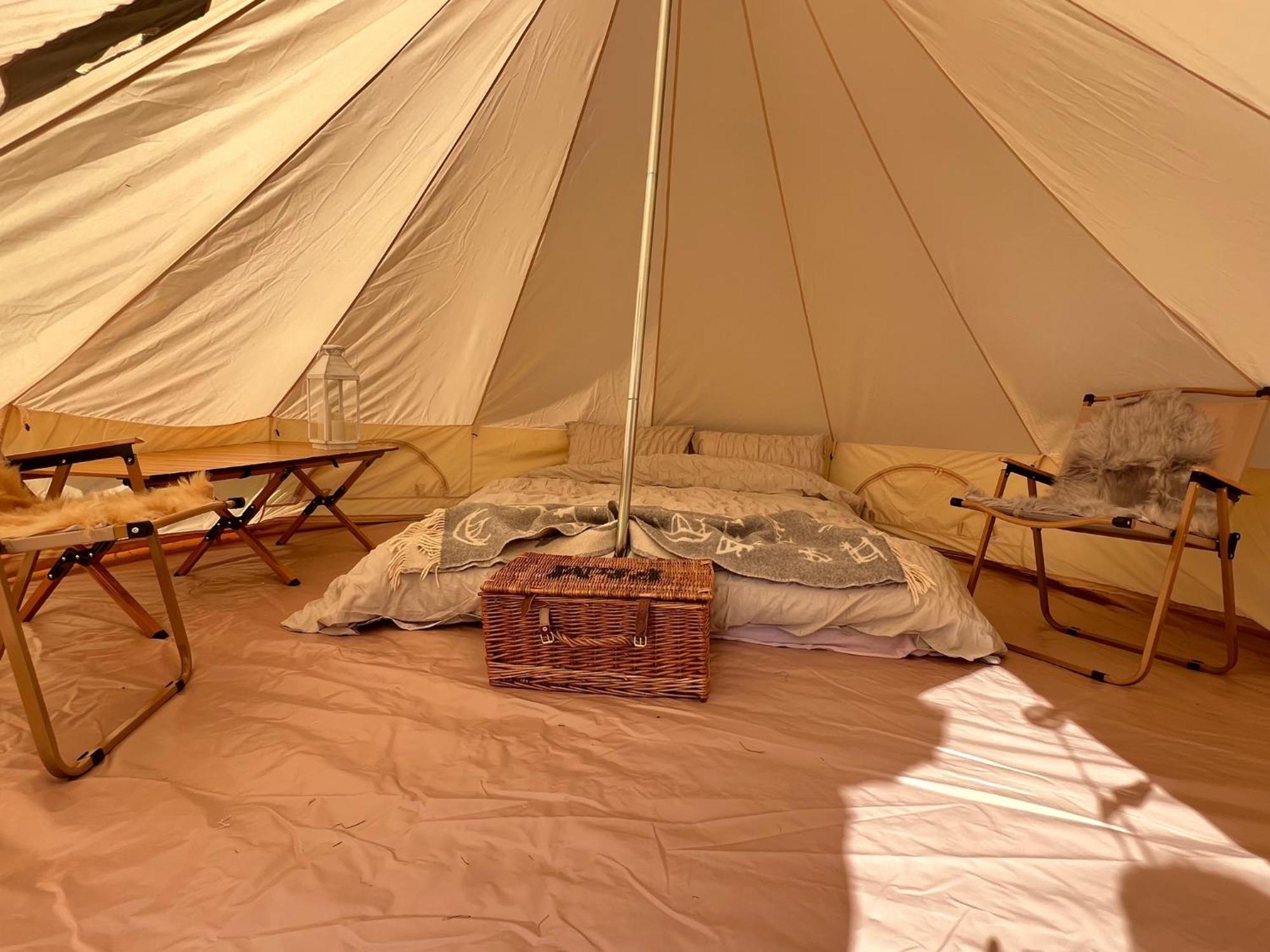Bell Tent 4m Fossewold Farm Campsite *
