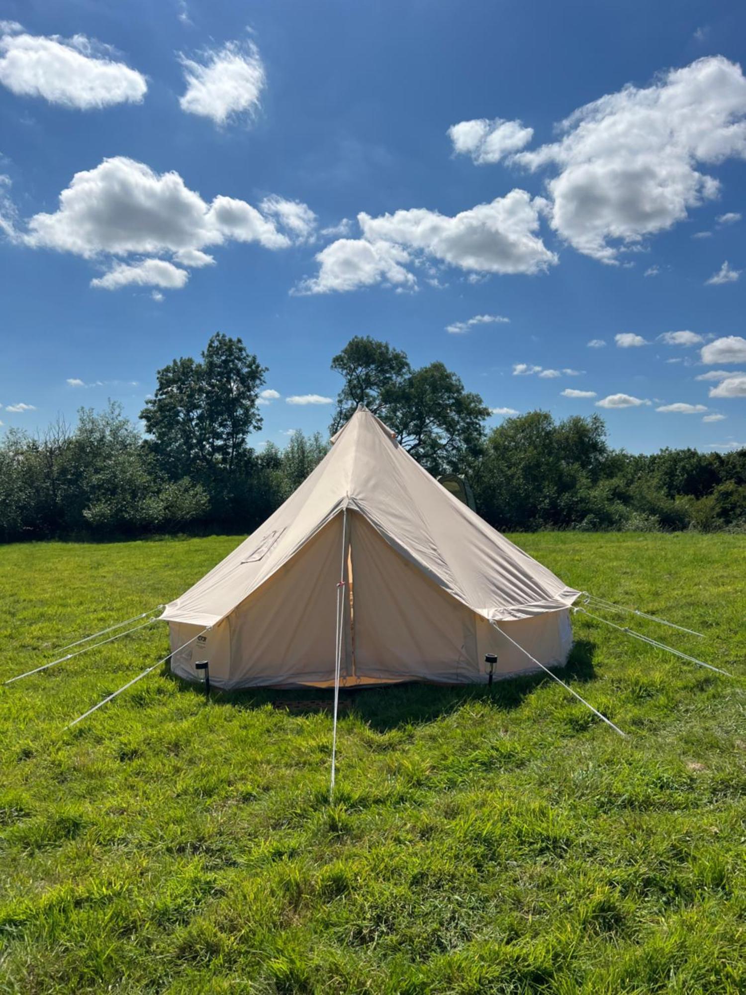 Bell Tent 4m Fossewold Farm * Moreton-in-Marsh