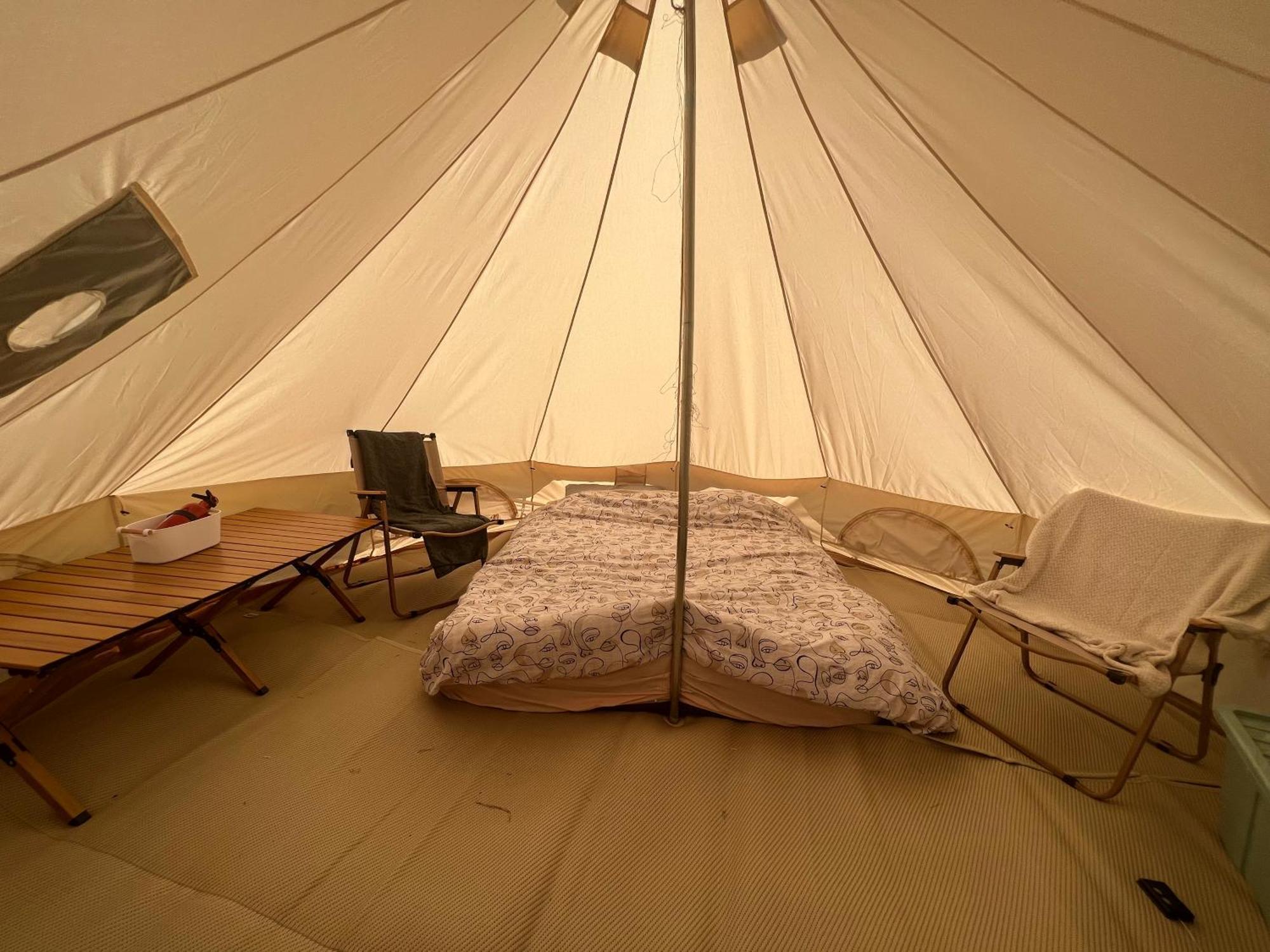 Campsite Bell Tent 4m Fossewold Farm *
